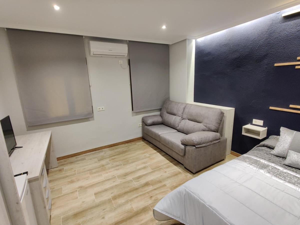 Duerme A Gusto - Tu Habitacion Acogedora En Torredonjimeno المظهر الخارجي الصورة