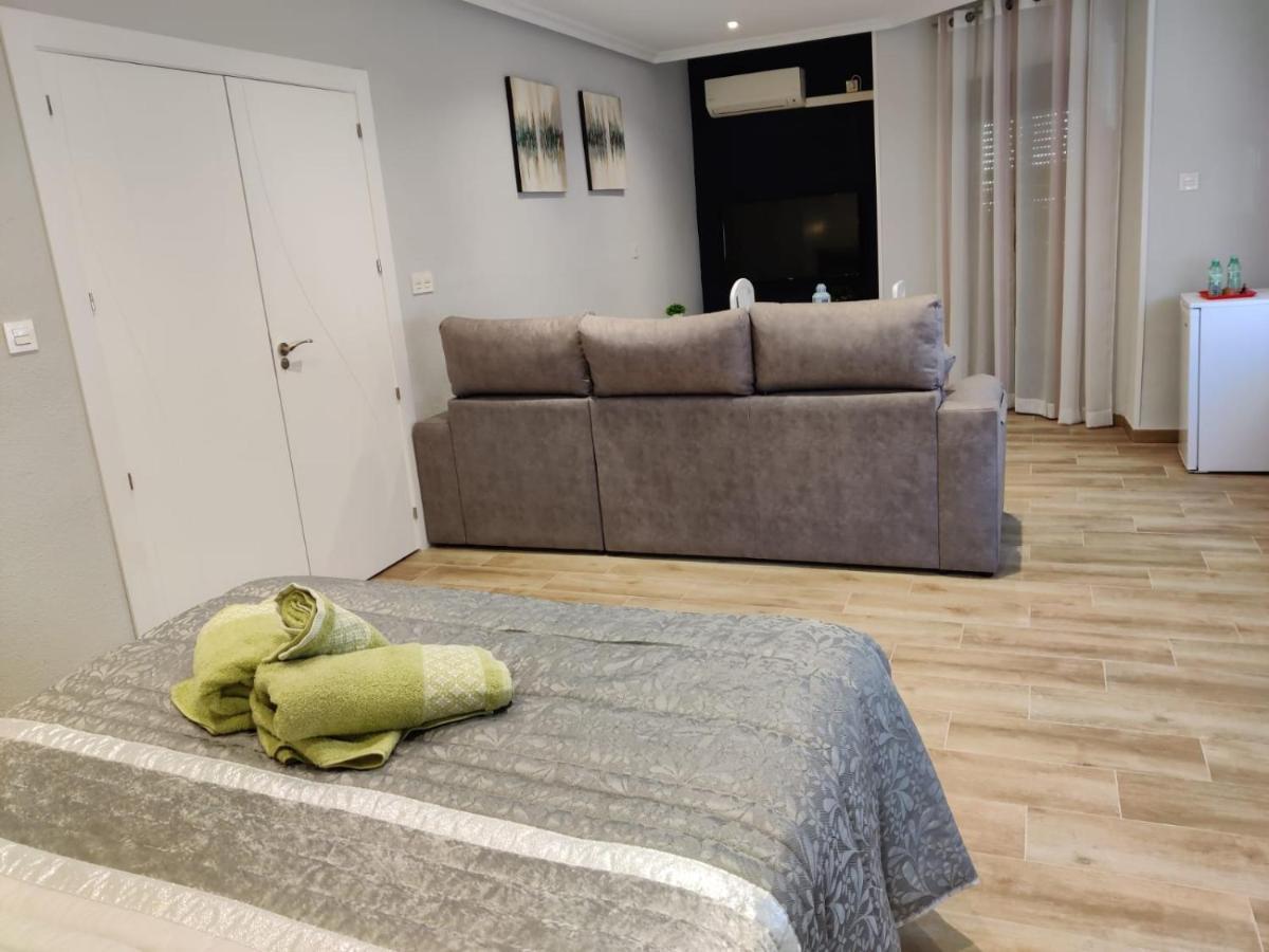 Duerme A Gusto - Tu Habitacion Acogedora En Torredonjimeno المظهر الخارجي الصورة